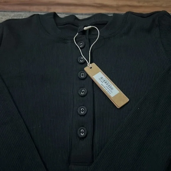 Skims Soft Lounge Long Sleeve Button Up Shirt - Picture 3 of 9